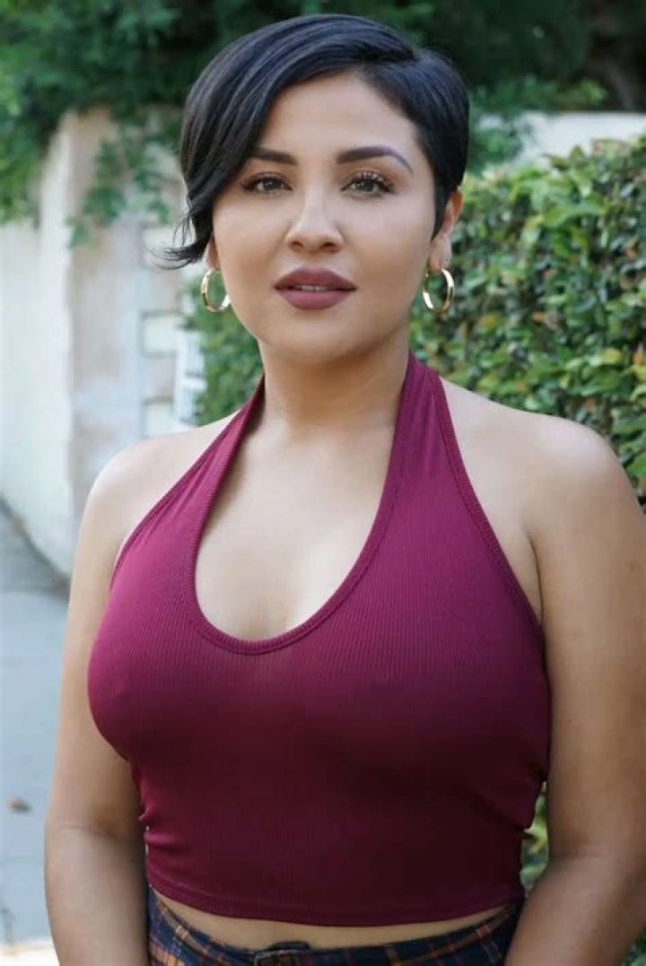 Annie Gonzalez Height, Age, Boyfriend, Biography, Wiki, Net Worth