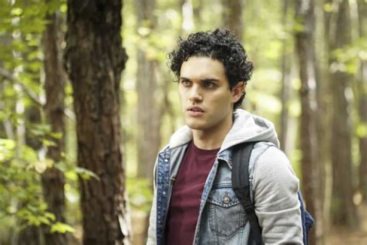 
Aria Shahghasemi’s Wiki: Age, Ethnicity, Parents, Net Worth 