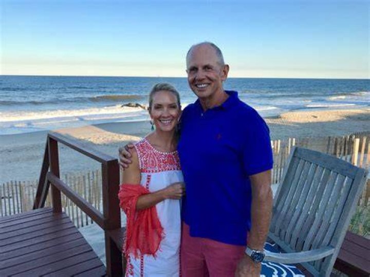 
Dana Perino’s Wiki: Net Worth, Husband Peter McMahon, Fox News, Body Measurements, Children 