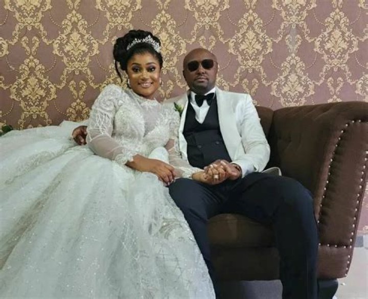 
Davido descended on Benin for Israel DMW’s white wedding. 