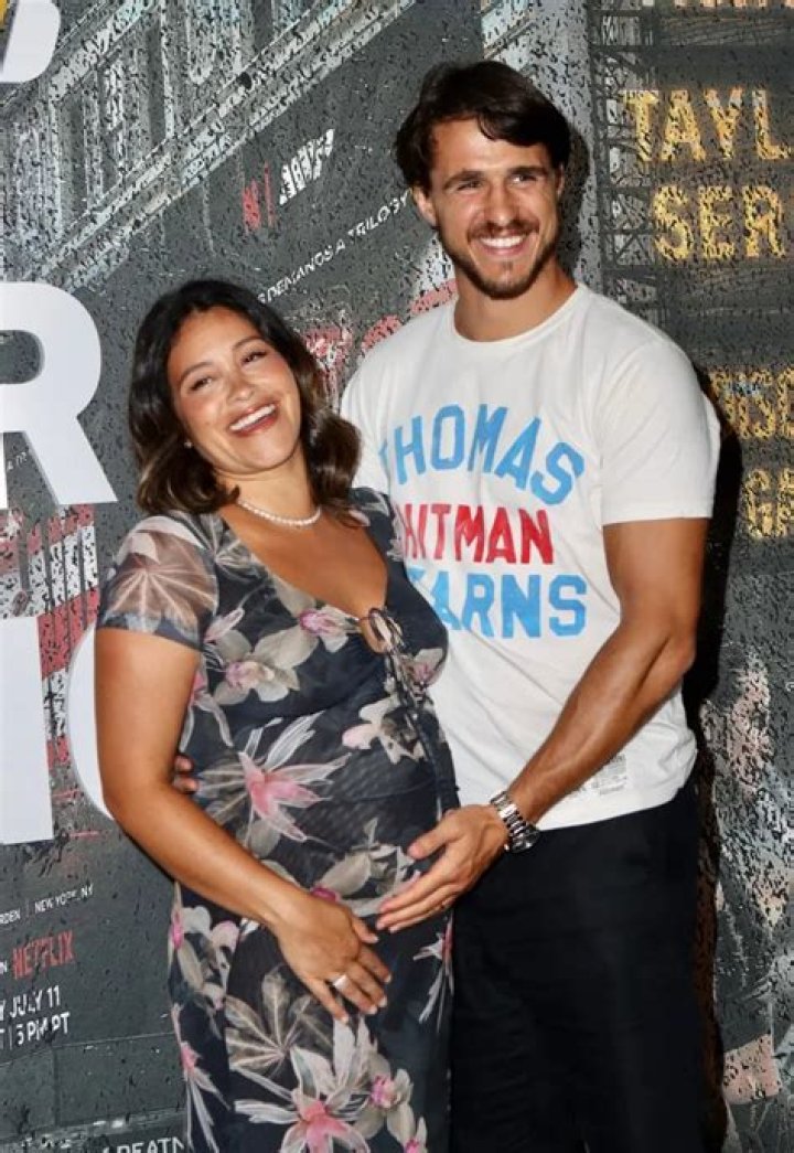 Gina Rodriguez Pregnant With Her Husband Joe Locicero: Weight Gain And Baby Bump Photo