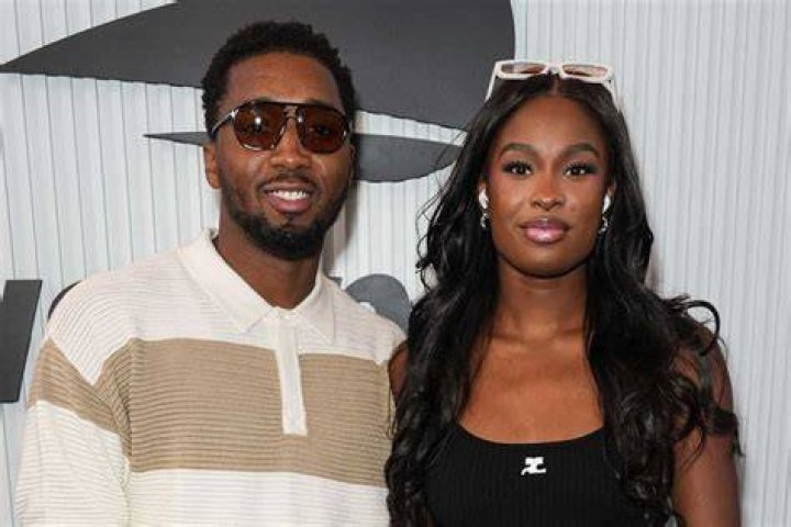 
Is Mike Jones Married to Wife? Or Dating a Girlfriend? 