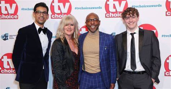 
Is Siobhan Hewlett Married? Romantic Life Of The Lost Girls Actress 