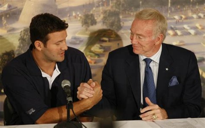 Is Tony Romo Wife Related To Jerry Jones?