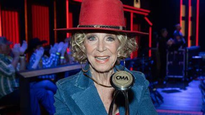 Jeannie Seely Height, Weight, Net Worth, Age, Birthday, Wikipedia, Who, Nationality, Biography
