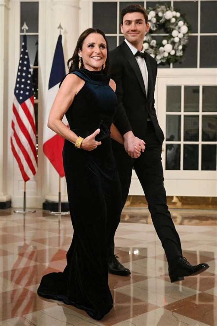 
Julia Louis Dreyfus Brings Son Charlie to White House State Dinner — See the Sweet Photos! 