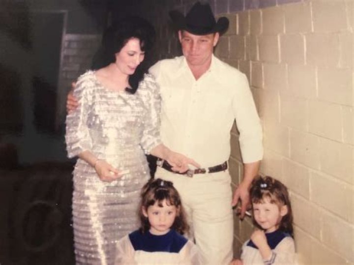 Kacey Musgraves Death Hoax: Is She Related To Loretta Lynn? Family And Net Worth