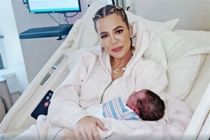 
Khloe Kardashian Opened Up About Her Parenthood Experience 