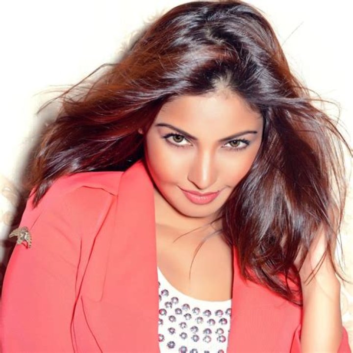 Komal Jha Height, Weight, Net Worth, Age, Birthday, Wikipedia, Who, Instagram, Biography