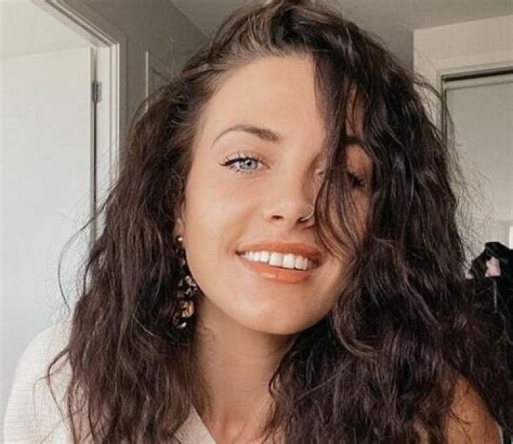 
Laura Surrich Height, Weight, Net Worth, Age, Birthday, Wikipedia, Who, Nationality, Biography 