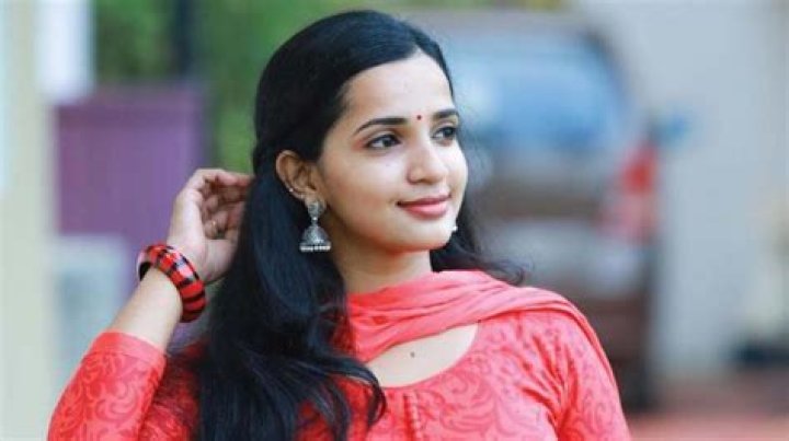 
Malavika Krishnadas Height, Weight, Net Worth, Age, Birthday, Wikipedia, Who, Nationality, Biography 