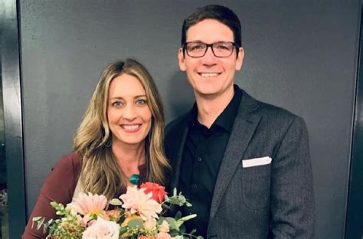 
Married Pastor, Who Stepped Away After Messaging Another Woman, Cheered as He Returns to Pulpit 