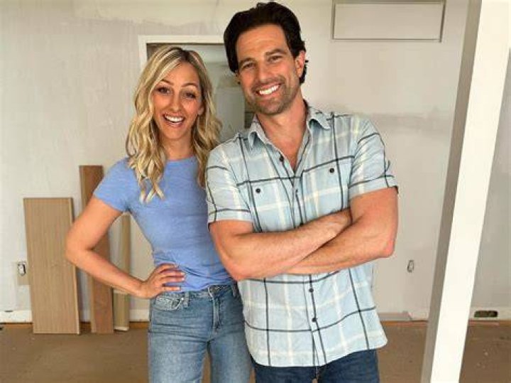 No, “Vacation House Rules” Star Scott McGillivray Is Not Married To Debra Salmoni!