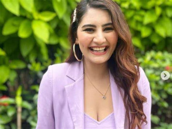 
Parul Bhandari Height, Weight, Net Worth, Age, Birthday, Wikipedia, Who, Nationality, Biography 