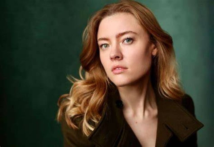 Poppy Gilbert Height, Age, Boyfriend, Biography, Wiki, Net Worth