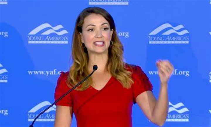 Rebeccah Heinrichs Height, Weight, Net Worth, Age, Birthday, Wikipedia, Who, Instagram, Biography