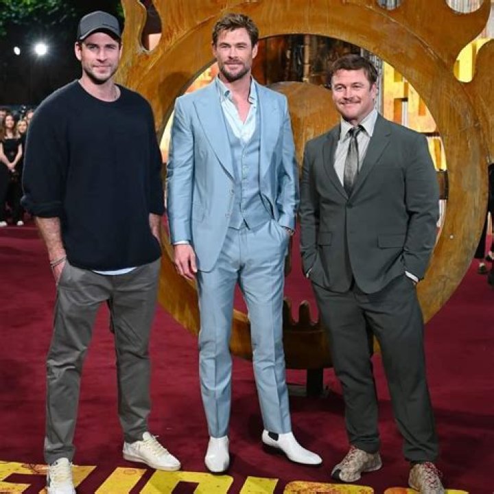 Taylor Hemsworth Height, Weight, Net Worth, Age, Birthday, Wikipedia, Who, Instagram, Biography