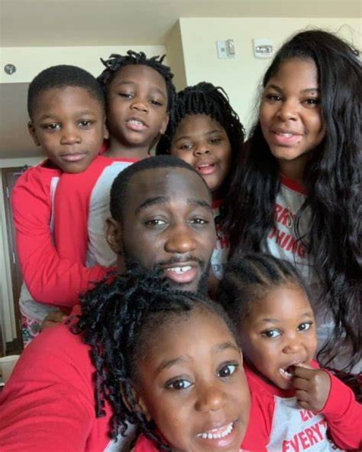 
Terence Crawford is not Married to Wife. Dating Girlfriend: Alindra Person. 6 Kids. 