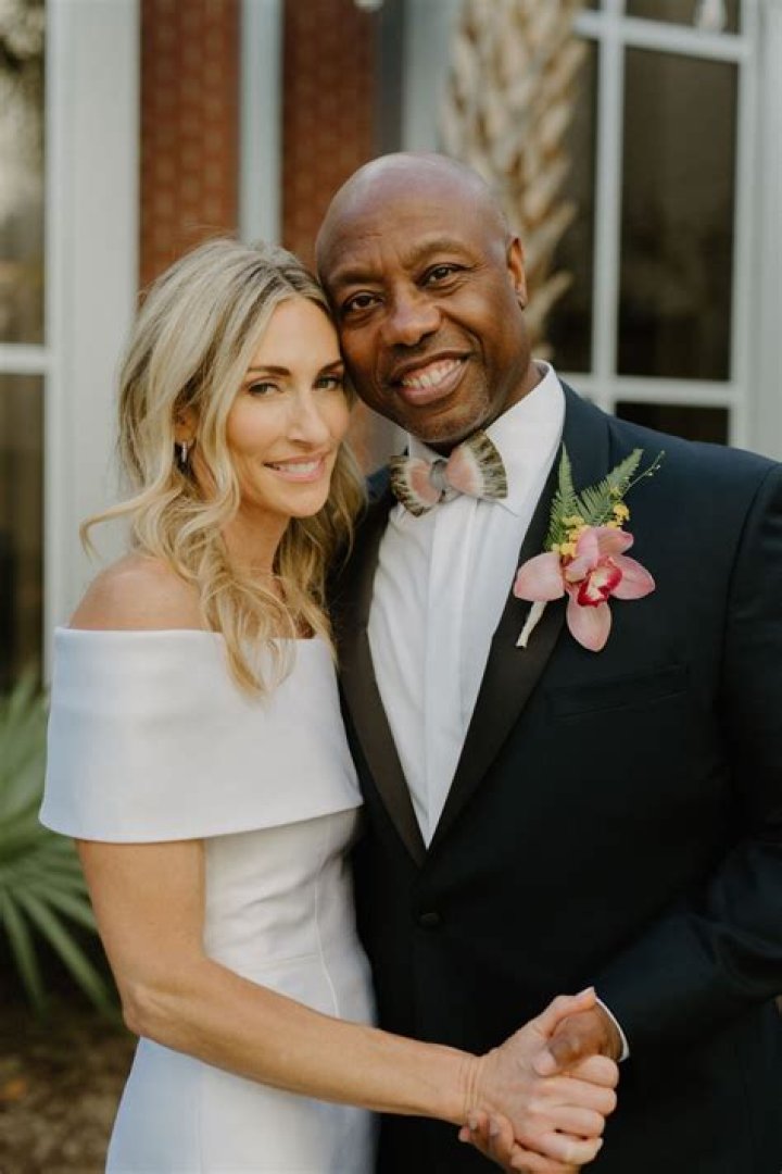 
Tim Scott’s Wife – Who Is He Married To? Everything To Know 