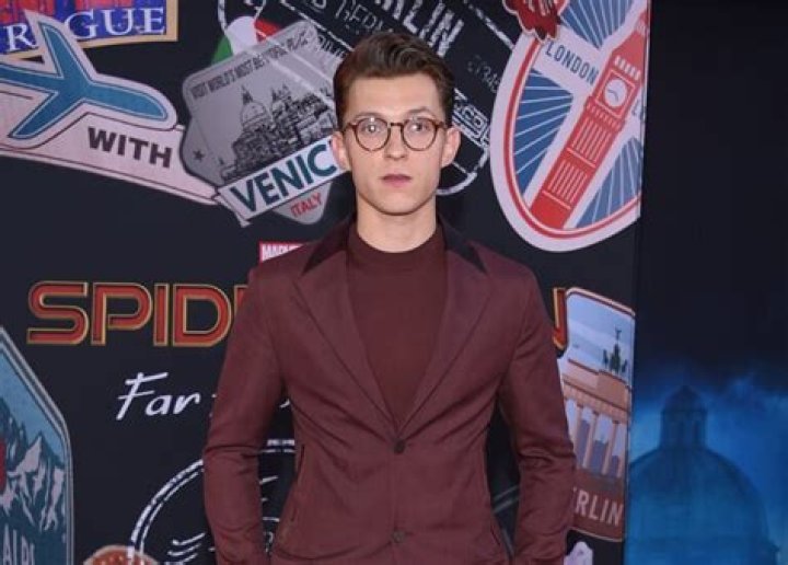 Tom Holland Height, Weight, Net Worth, Age, Birthday, Wikipedia, Who, Nationality, Biography