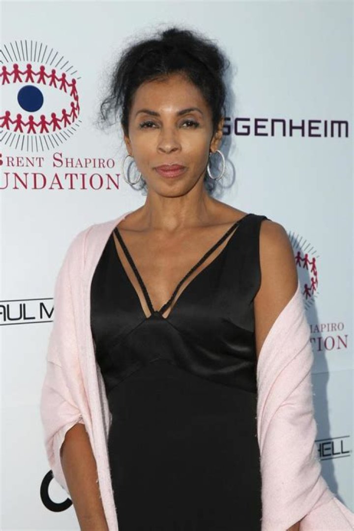 
We Bet You Didn’t Know These Things About Khandi Alexander and Her Family 