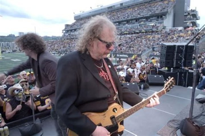 
What Happened To Gord Lewis? Teenage Head Guitarist Was Found Dead 