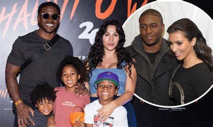 
Who Is Reggie Conquest Wife? Personal Life Details Of That Damn Michael Che Actor 